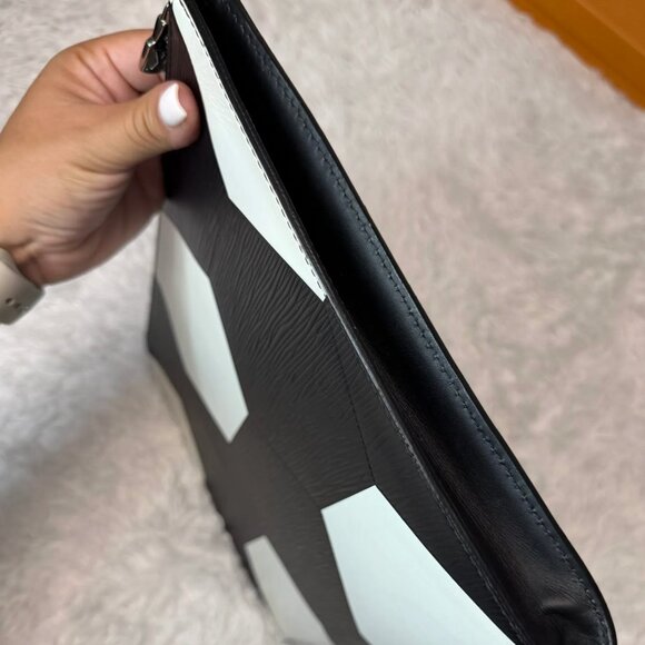 LOUIS VUITTON Epi World Cup 2018 Pochette Jour GM in Black - Picture 5 of 11